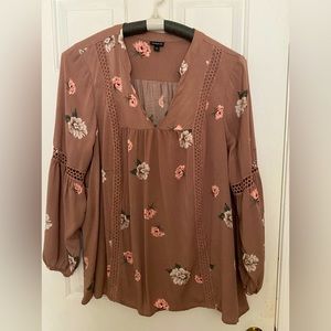 Beautiful floral babydoll top.